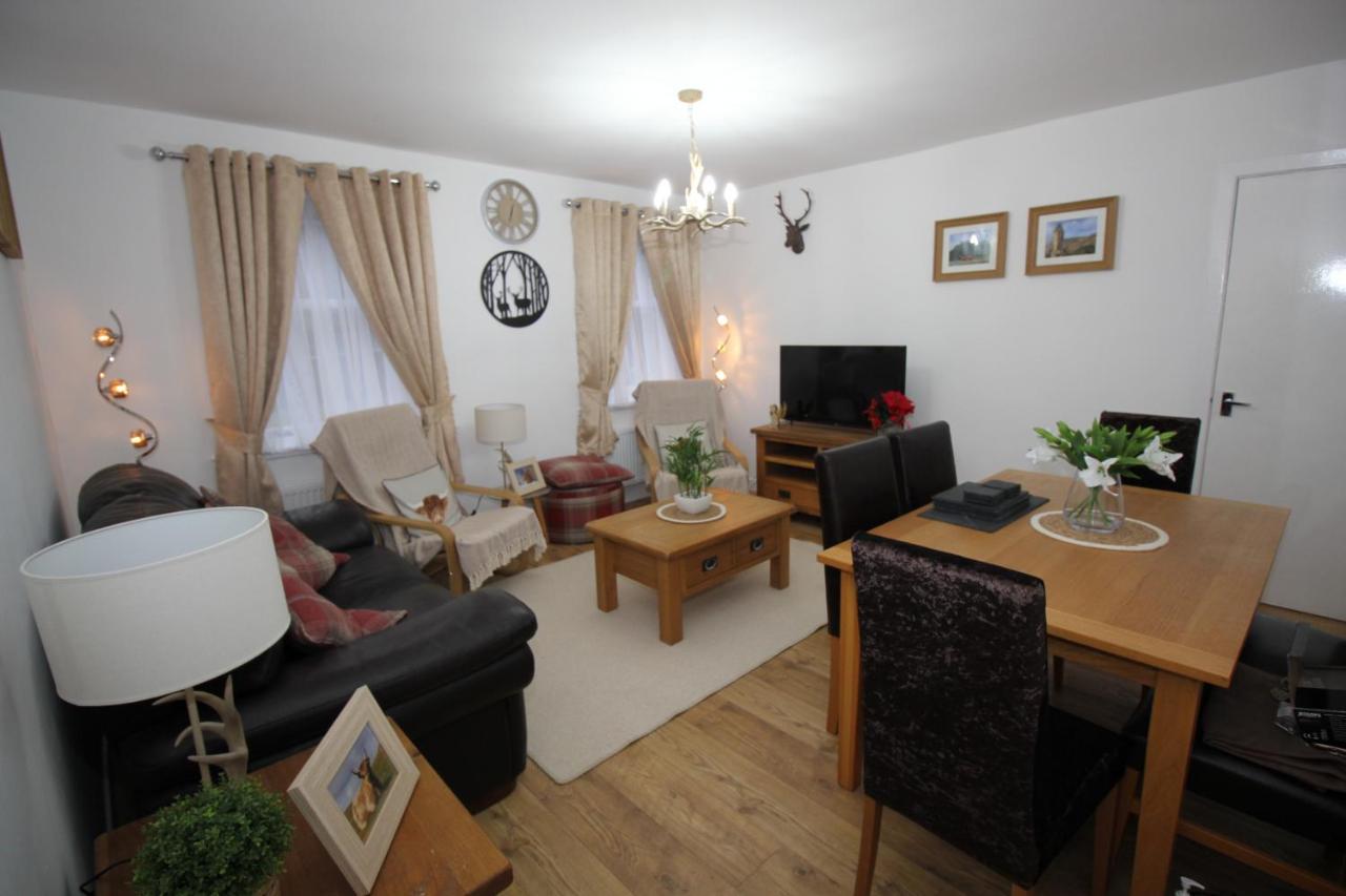 Historic Old Town 2 Bed Ground Floor Apartment Стърлинг Екстериор снимка